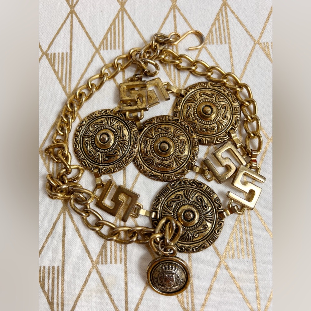 Gold Medallion Vintage Chain Link Belt